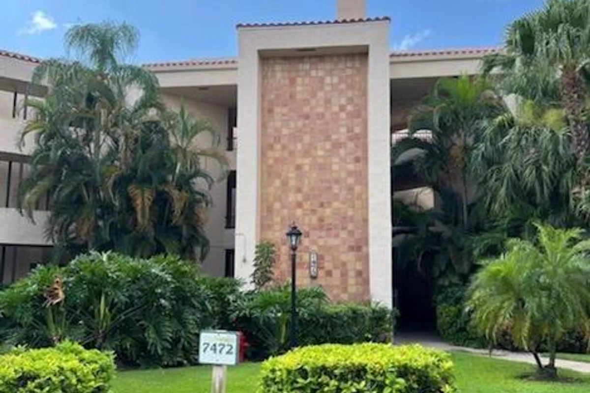 7472 La Paz Blvd #103, Boca Raton: photo 1 of 21