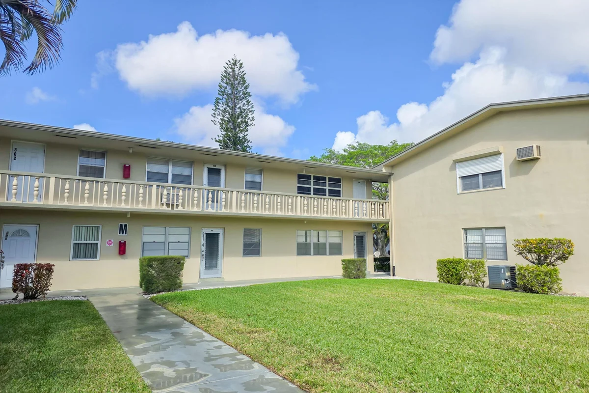 291 Norwich M, West Palm Beach: photo 1 of 22
