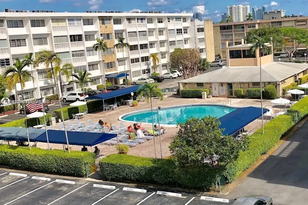 215 SE 3rd Ave #101A, Hallandale Beach: photo 1 of 27
