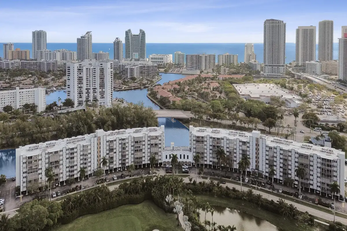 200 Diplomat Pkwy #326, Hallandale Beach: photo 1 of 31