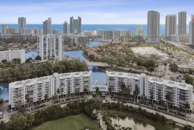 200 Diplomat Pkwy #326, Hallandale Beach: photo 1 of 31