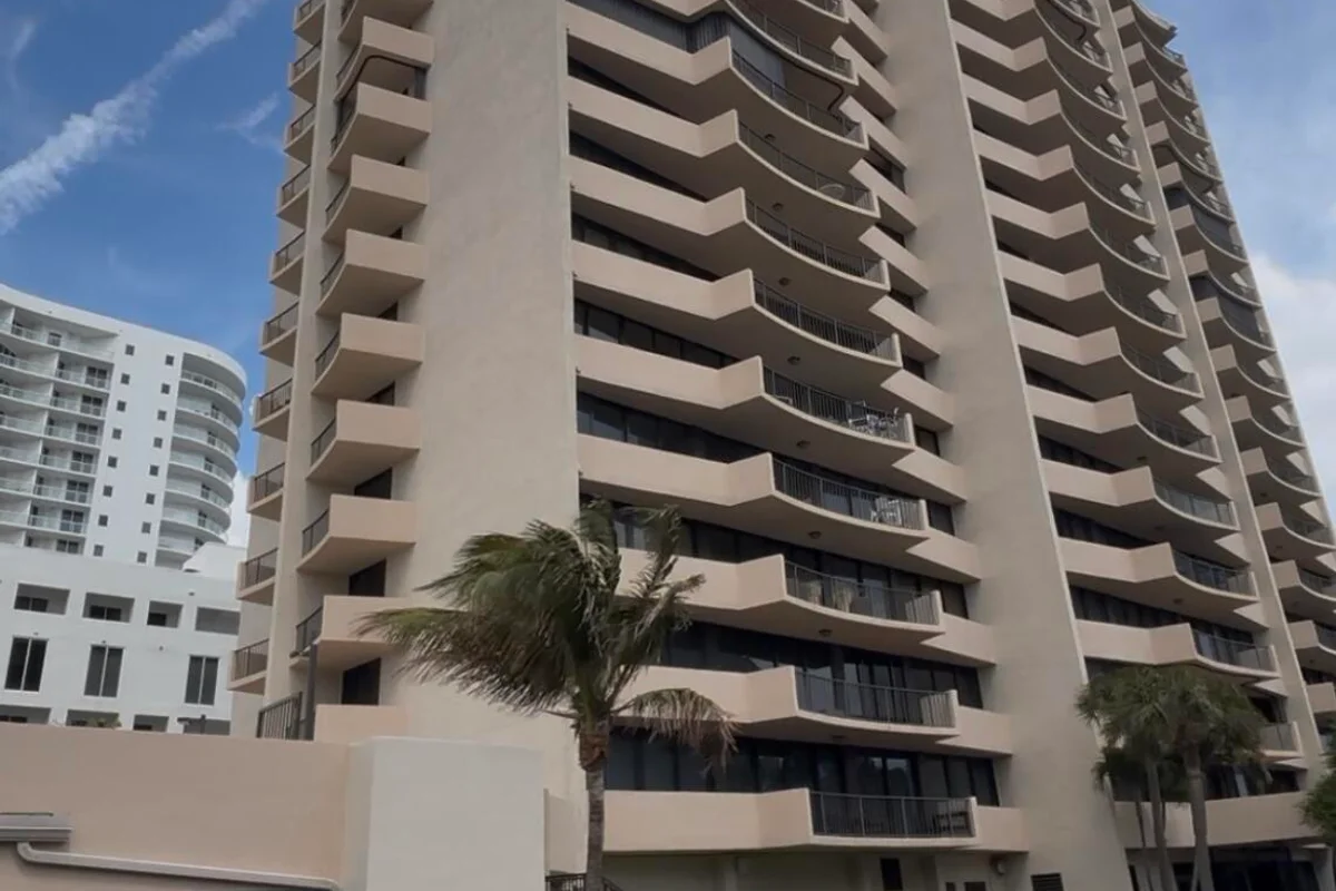 4200 N Ocean Ave #1-605, Riviera Beach: photo 1 of 19