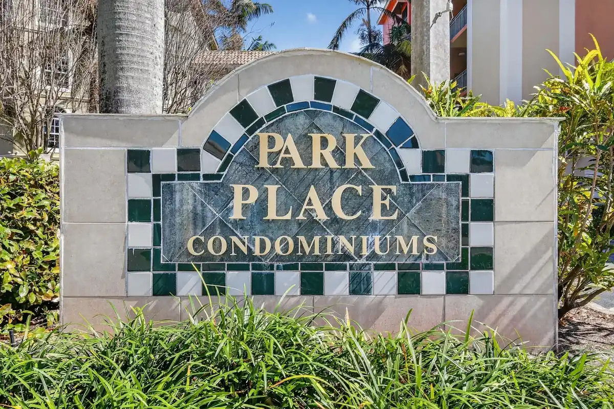1650 Presidential Way #210, West Palm Beach: photo 1 of 18