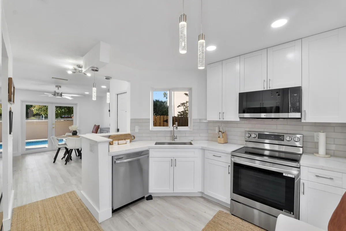 6363 Seagrape Cir, Margate: photo 1 of 14