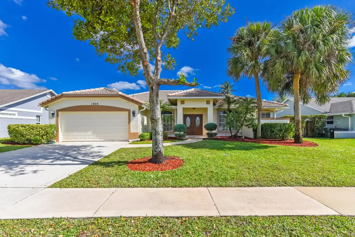 1935 Primrose Ln, Wellington: photo 1 of 46