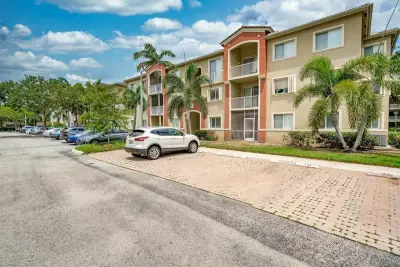 7085 Nova Dr #226, Davie: photo 1 of 10