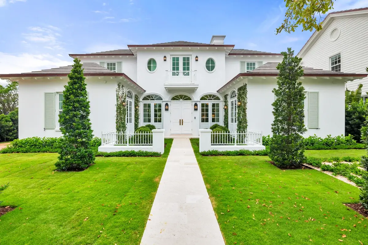 233 Seville Rd, West Palm Beach: photo 1 of 27
