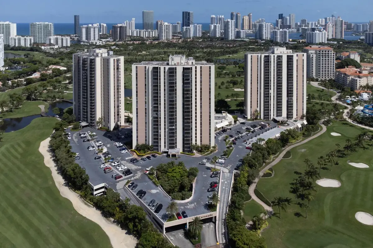 20335 W Country Club Dr #1704, Aventura: photo 1 of 25