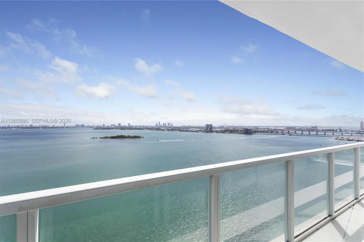 665 NE 25th St #2102, Miami: photo 1 of 29