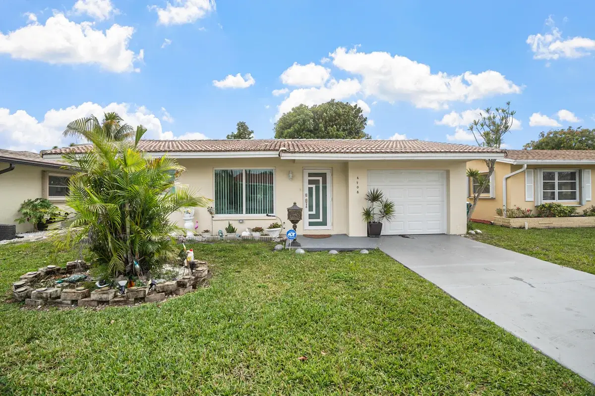4708 NW 49th Dr, Tamarac: photo 1 of 35