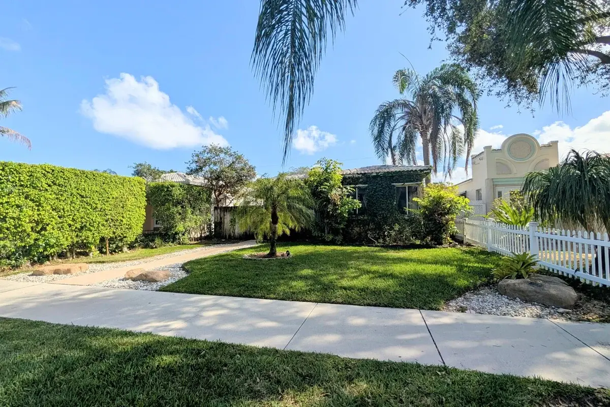 1626 Tyler St, Hollywood: photo 1 of 18