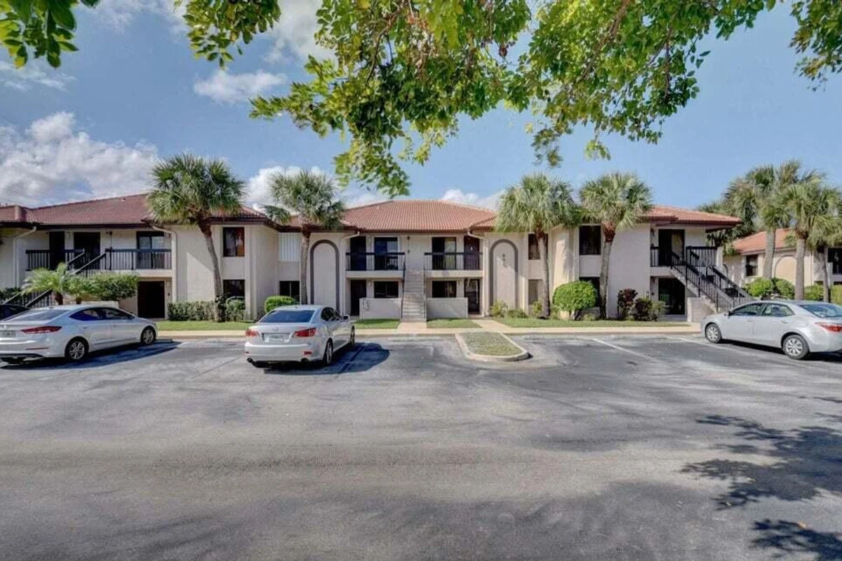 400 Club Cir #101, Boca Raton: photo 1 of 47