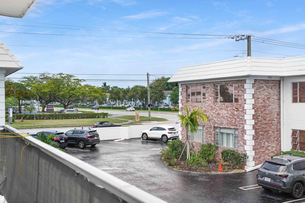 330 S Cypress Rd #625, Pompano Beach: photo 1 of 28