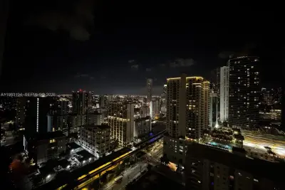 1111 SW 1st Ave #3122-N, Miami: photo 1 of 9