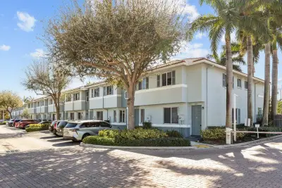 3529 Sonoma Dr, Riviera Beach: photo 1 of 23