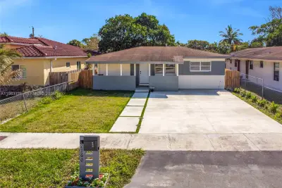 2760 NW 13th Ct, Fort Lauderdale: photo 1 of 27