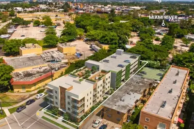 2765 NW 17th Ter, Miami: photo 1 of 5