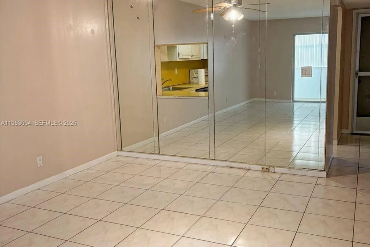410 SE 2nd St #102, Hallandale Beach: photo 1 of 13