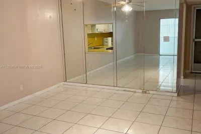 410 SE 2nd St #102, Hallandale Beach: photo 1 of 13