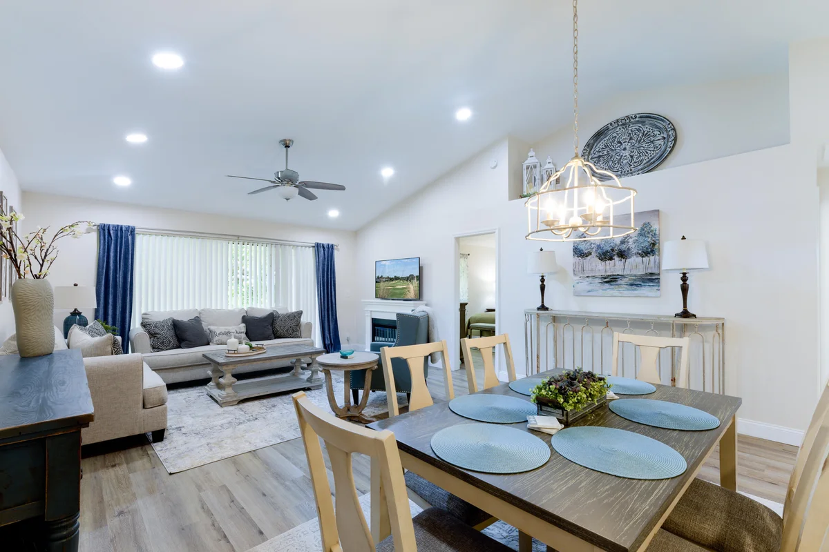 830 Club Dr, Palm Beach Gardens: photo 1 of 15