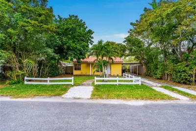 1125 NE 10th Ave, Fort Lauderdale: photo 1 of 13