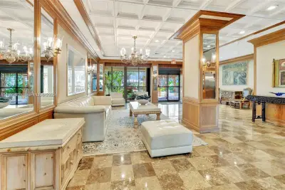 11111 Biscayne Blvd #8F, Miami: photo 1 of 18