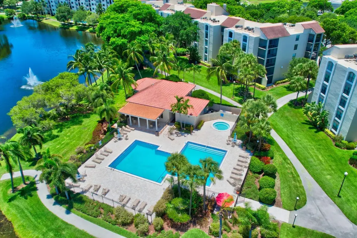 950 Lavers Cir #F307, Delray Beach: photo 1 of 51