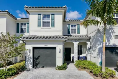 11887 NW 46th St, Coral Springs: photo 1 of 38