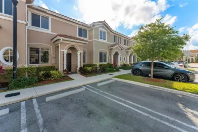 1056 SE 24th Ave, Homestead: photo 1 of 24