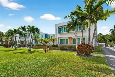 10178 Collins Ave #208, Bal Harbour: photo 1 of 12