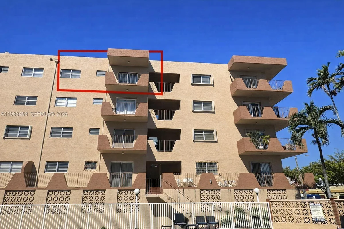 1630 W 46th St #514B, Hialeah: photo 1 of 22