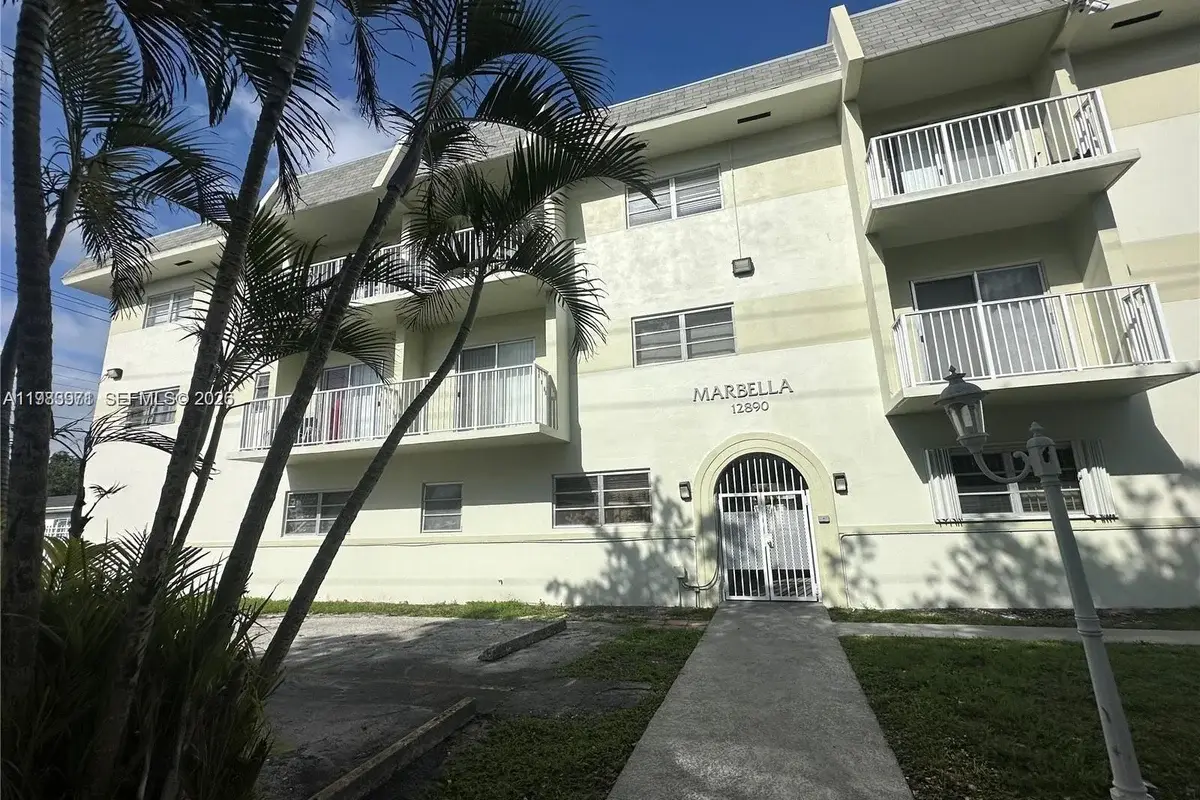 12890 NE 8th Ave #101, North Miami: photo 1 of 18