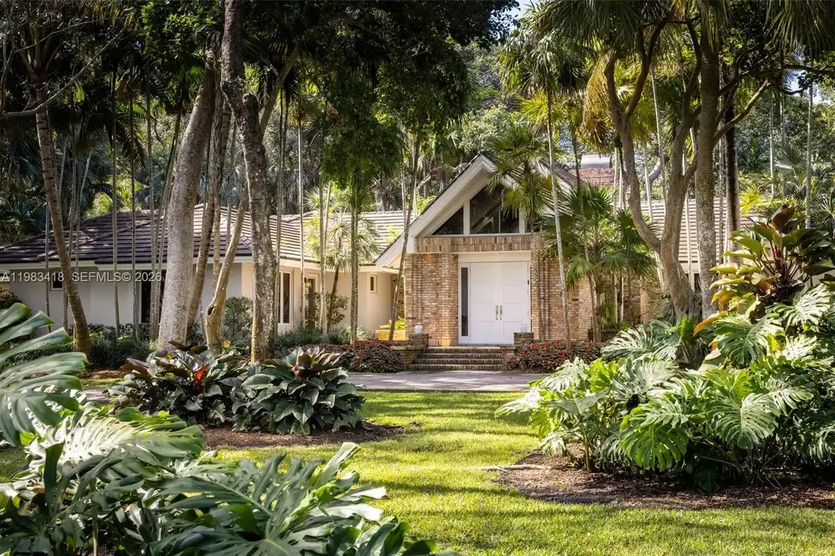 9000 Arvida Dr, Coral Gables: photo 1 of 49
