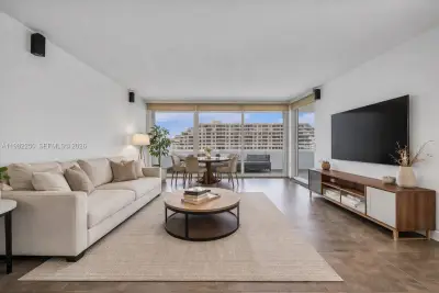 199 Ocean Lane Dr #1009, Key Biscayne: photo 1 of 31