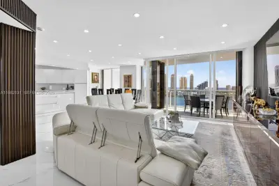 4000 Island Blvd #2301, Aventura: photo 1 of 101