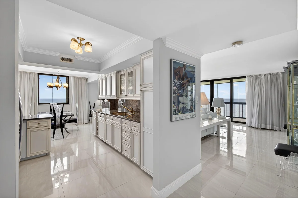 5380 N Ocean Dr #12e, Riviera Beach: photo 1 of 37