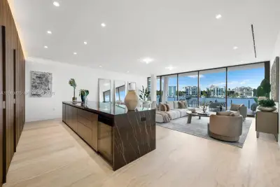 5 Grove Isle Dr #L205, Miami: photo 1 of 52