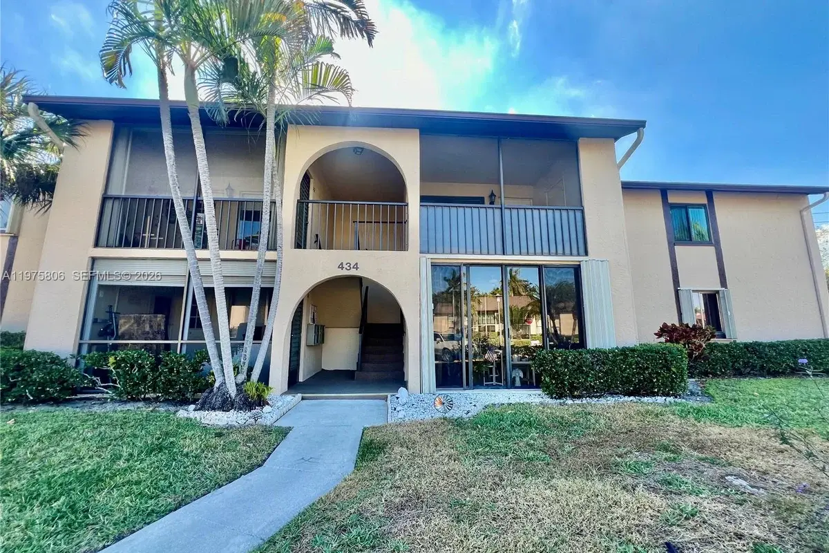 434 Pine Glen Ln #A-1, Greenacres: photo 1 of 13