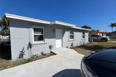 361 NW 16th St, Pompano Beach: photo 1 of 28