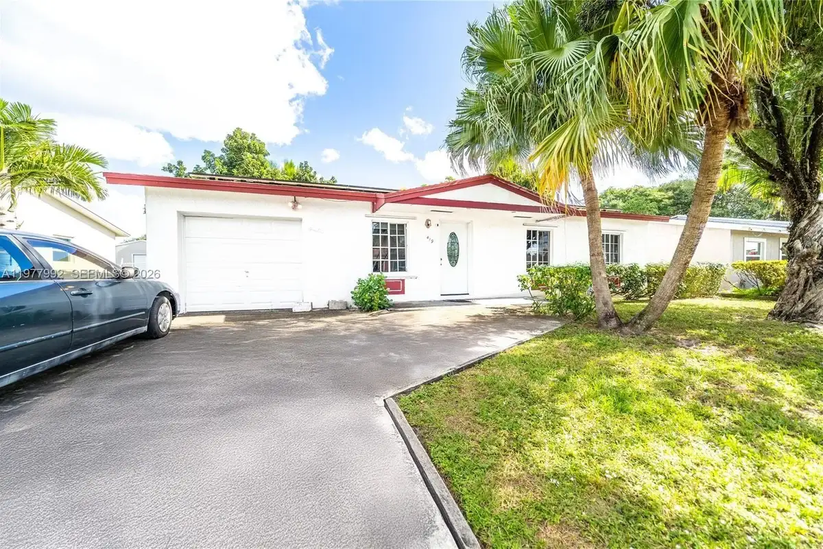 419 SW 80th Ave, North Lauderdale: photo 1 of 29