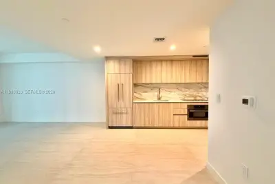 77 SE 5th St #2506, Miami: photo 1 of 29