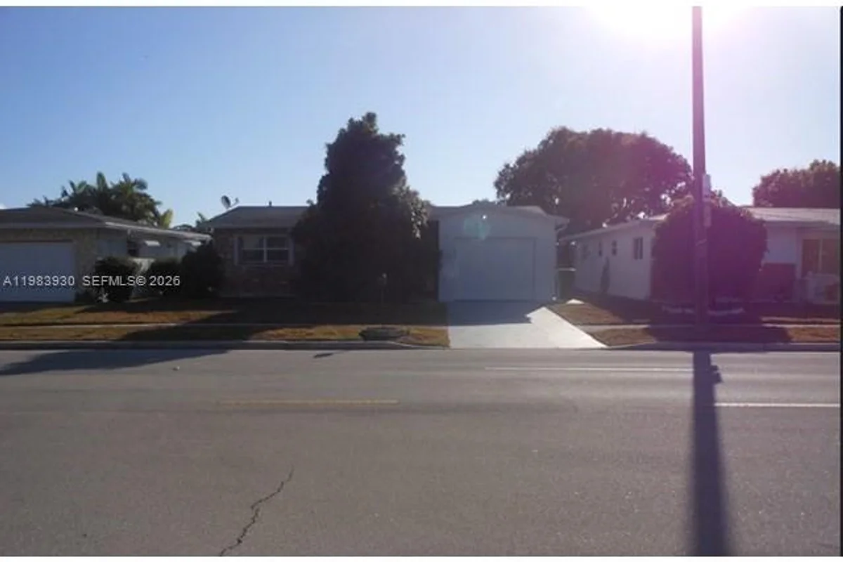 7540 Margate Blvd, Margate: photo 1 of 19