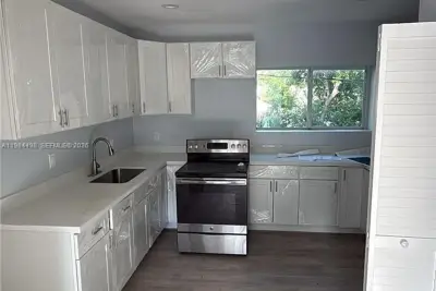 629 9th St, West Palm Beach: photo 1 of 6