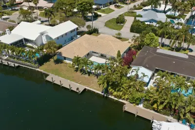 2810 NE 52nd St, Fort Lauderdale: photo 1 of 54