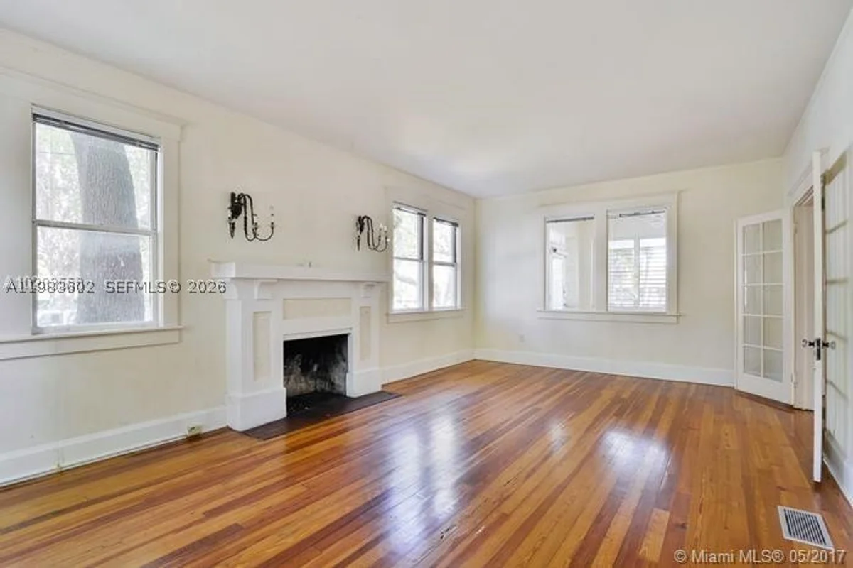 2000 S Miami Ave, Miami: photo 1 of 36