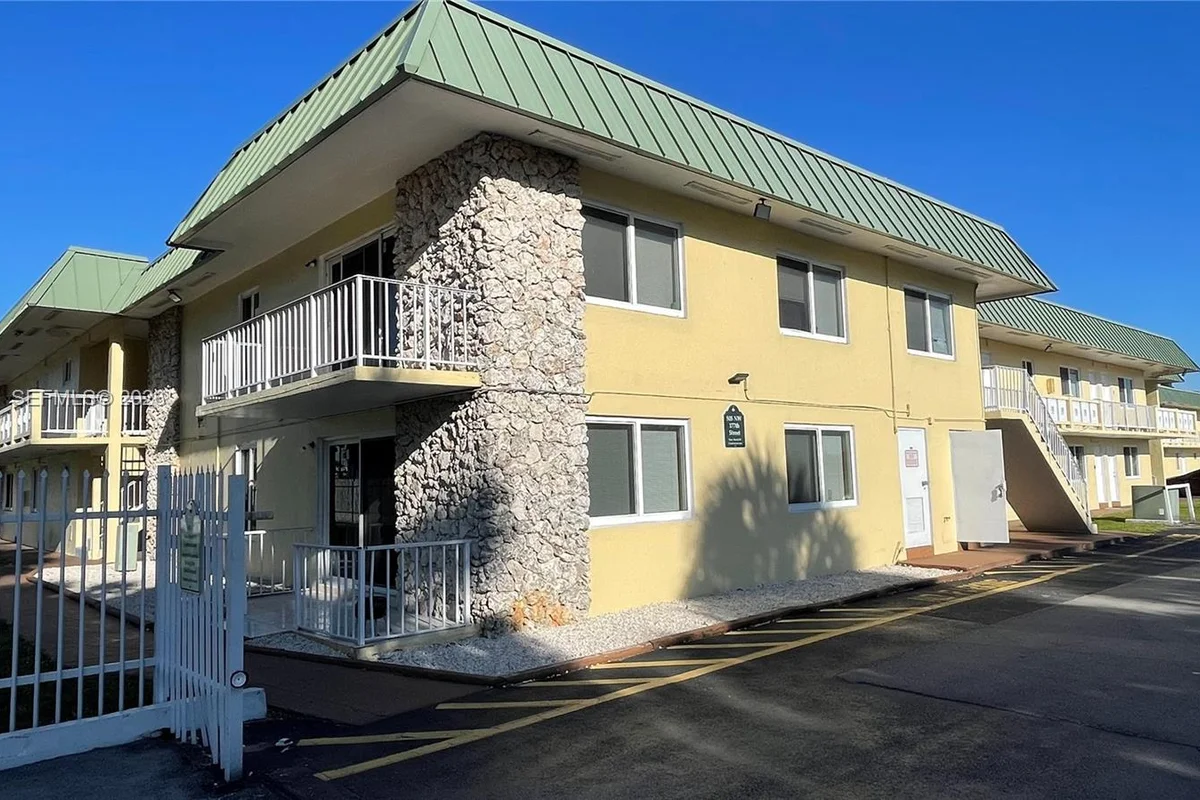505 NW 177th St #212, Miami Gardens: photo 1 of 14