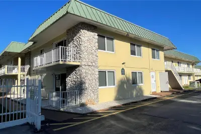 505 NW 177th St #212, Miami Gardens: photo 1 of 14