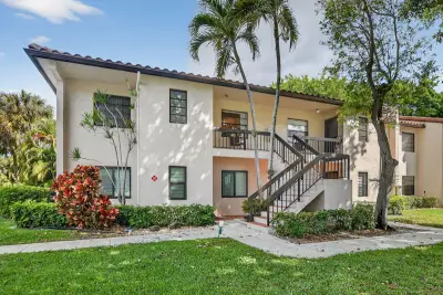 21501 Juego Cir #29 F, Boca Raton: photo 1 of 48