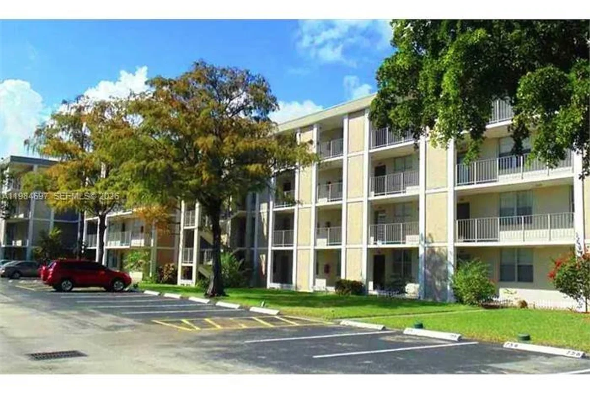 2998 NW 48th Ter #326, Lauderdale Lakes: photo 1 of 9