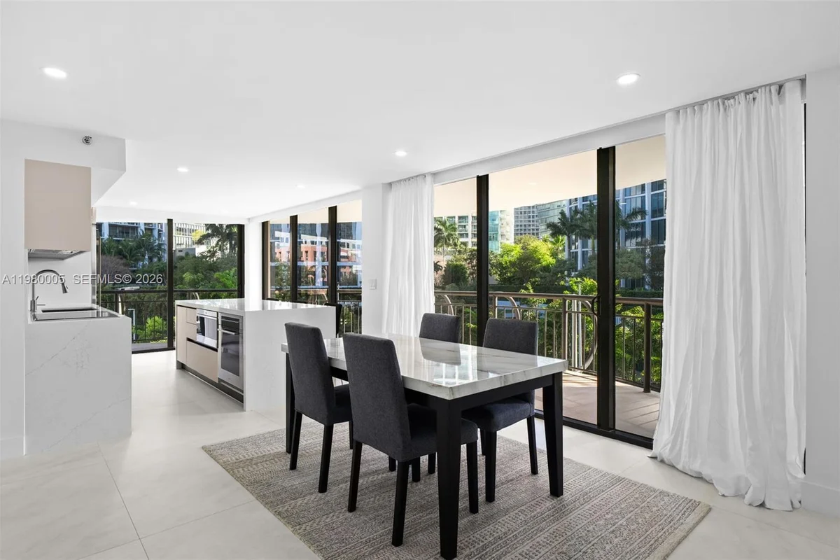 2843 S Bayshore Dr #5F, Miami: photo 1 of 20
